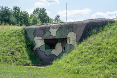 Dobieszowice 'de 2. Dünya Savaşı' ndan kalma bir sığınak.