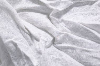 Kırışık kumaşın beyaz arkaplanı