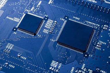 Baskılı devre. Rayların yerleşimi. PCB. işlemci, çip ve elektronik bileşenler