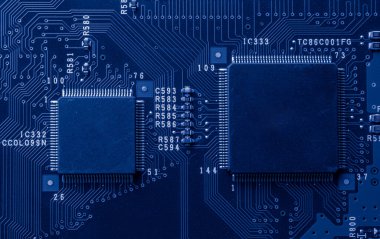Baskılı devre. Rayların yerleşimi. PCB. işlemci, çip ve elektronik bileşenler