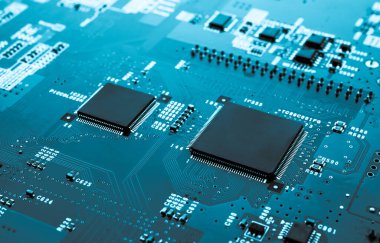 Baskılı devre. Rayların yerleşimi. PCB. işlemci, çip ve elektronik bileşenler