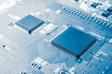 Baskılı devre. Rayların yerleşimi. PCB. işlemci, çip ve elektronik bileşenler