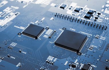 Baskılı devre. Rayların yerleşimi. PCB. işlemci, çip ve elektronik bileşenler