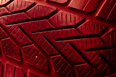 Kırmızı lastik izi, lastik izleri.