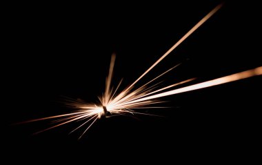 Yıldızlar, kısa devreden çıkan kıvılcımlar.