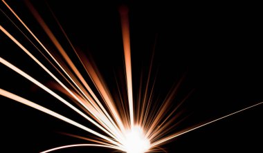 Yıldızlar, kısa devreden çıkan kıvılcımlar..