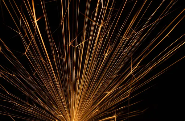 Demirden yıldızlar, kısa devreden çıkan kıvılcımlar.