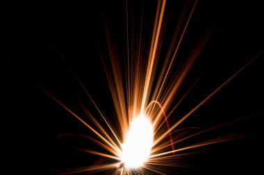 Yıldızlar, kısa devreden çıkan kıvılcımlar..