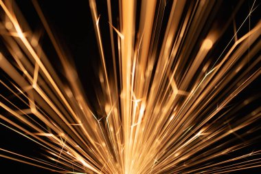 Demirden yıldızlar, kısa devreden çıkan kıvılcımlar.