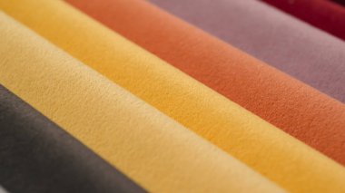 Kumaş şeritler. farklı renklerde çizgili arkaplan