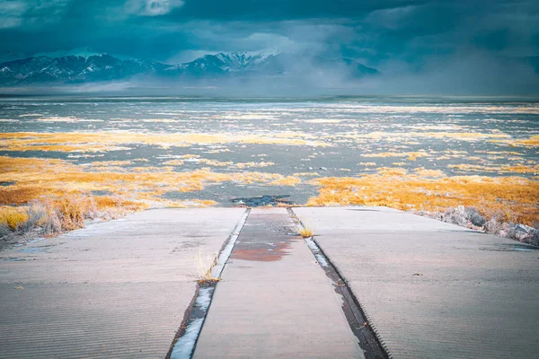 Dağlarda kış manzarası