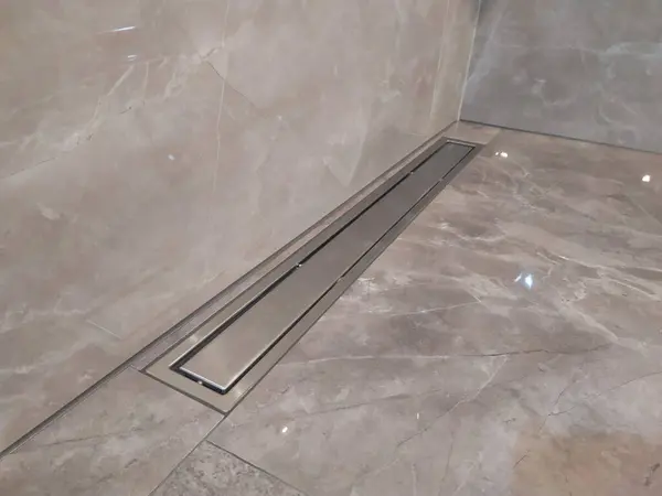 Banyo içi geniş pencereli