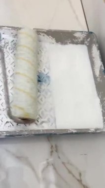 beyaz duvarlı silindir