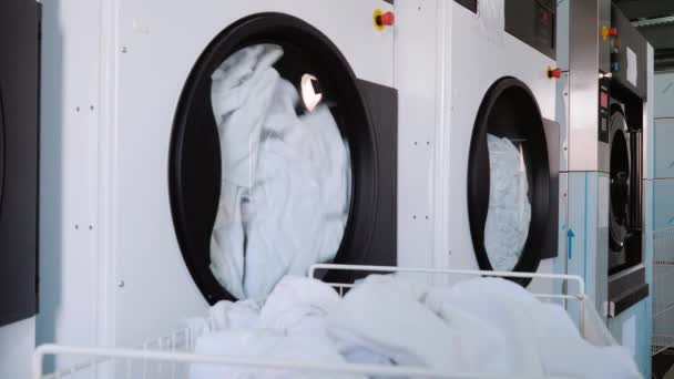 Blanchisserie Lessive Blanche Tourne Dans Tambour Machine Laver — Video