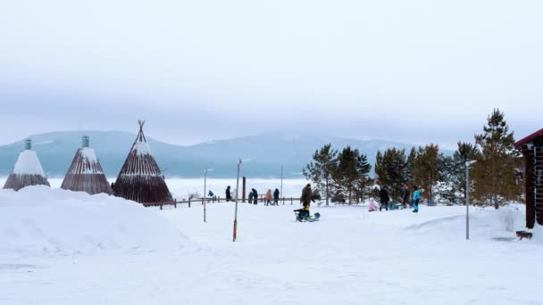 Uzak Kuzeyde Bir Köy Kış Tatili — Stok video