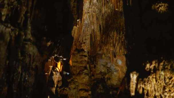 Cueva Con Estalactitas Espacio Roca — Vídeo de stock