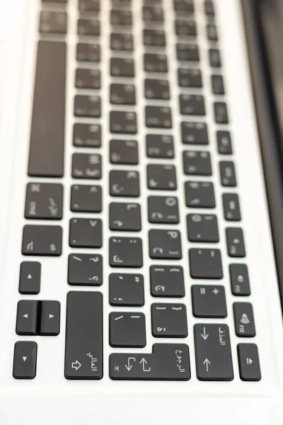選択的フォーカスを持つMacbookプロキーボードビュー — ストック写真