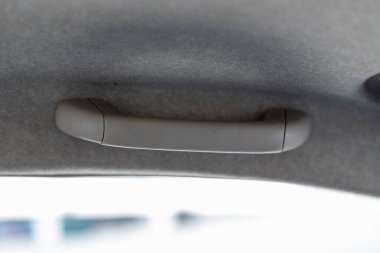 Tutmak için bir araç ya da arabanın sapını tut