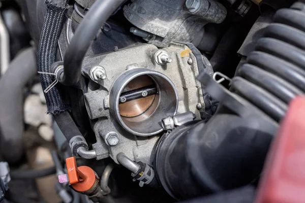 Cleaning Car Engine Throttle Body Closeup Selective Focus — Stock Photo, Image