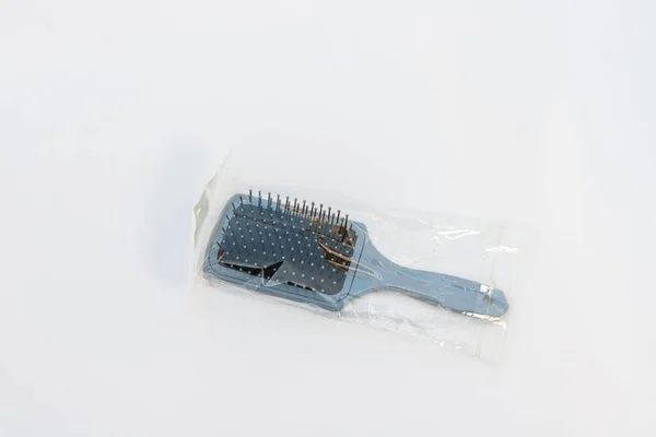 Cepillo Para Cabello Embalaje Plástico Sobre Fondo Blanco Aislado Vista — Foto de Stock