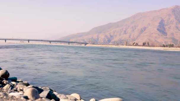 Schöne Aussicht Auf Fluss Und Berg Swat Tal Pakistan — Stockvideo