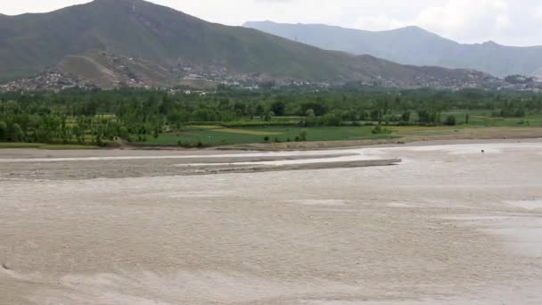 Inundación Río Swat Amplia Vista Del Ángel Desde Una Cima — Vídeo de stock