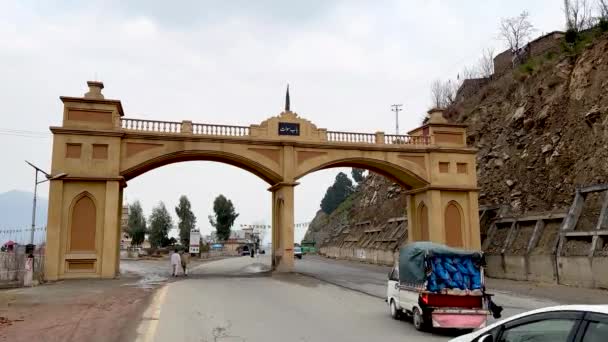 Touristenattraktion Swat Gateway Bab Swat Ikonischer Bogeneingang Zum Swat Tal — Stockvideo