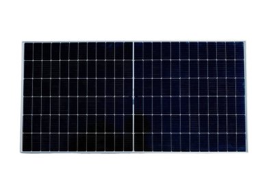 Beyaz arkaplanda izole edilmiş temiz enerji için güneş paneli