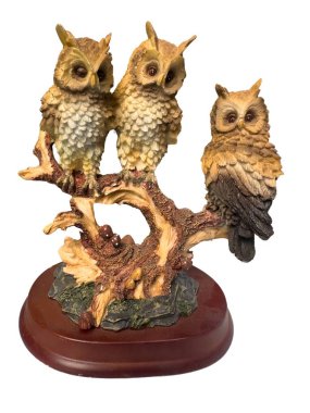 Beyaz izole arkaplanda baykuş heykeli