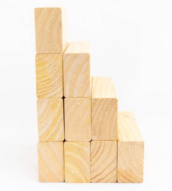 Beyaz izole arka planda boş tahta parmaklıklar yukarı aşağı hareket ediyor.