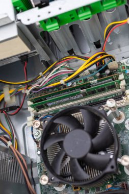 RAM ve işlemci ana karta sabitlendi: Pakistan - 24 Ocak 2024.