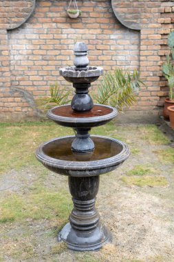 Süslü Üç Katmanlı Mermer Çeşmesi