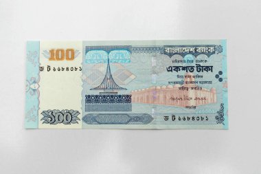 Bangladeş 100 taka banknot yakın plan: Pakistan - O7 Temmuz 2024.