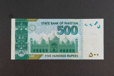 Pakistani 500 Rupees Green Color Banknote Feathering Badshahi Mosque Lahore Portrait clipart