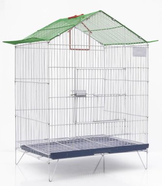 Kopya alanı olan beyaz izole arkaplandaki kuşlar için metal kafes.