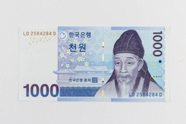 Güney Kore 1000 won 'luk banknotta Toegye Lee-hwang portresi yer alıyor..