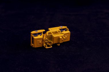 Siyah Arkaplanda Oyuncak Yuvarlama Makinesi