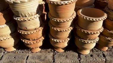 Bahçe Mağazasında Satılık Dekoratif Boş Saksılar