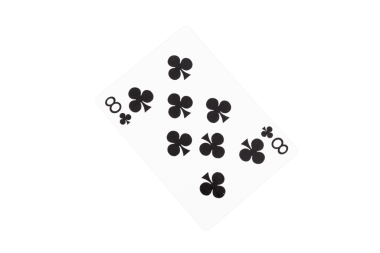 Kulüplerin sekizlisi yeşil poker masasında kart oynuyor. Üst Görünüm.