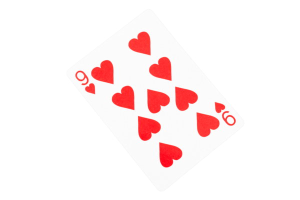 Kupa Dokuzlusu Yeşil Yüzeyde Kart Oynuyor