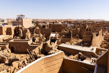 Ushaiger, Suudi Arabistan 'daki Ar Riyad. Toprak tuğlalardan yapılmış geleneksel bir köy. Ushaiger, Suudi Arabistan Krallığı 'ndaki Miras Köylerinden biridir.