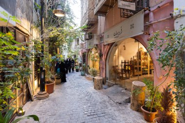 Jeddah, Suudi Arabistan, 14 Şubat 2024: Suudi Arabistan 'ın El Balad bölgesinde tarihi evleri bulunan eski bir kasaba