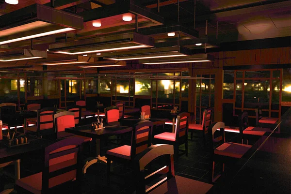 Εσωτερικό Του Άνετο Εστιατόριο Βράδυ Σύγχρονο Στυλ Σχεδιασμού Μοντέρνα Τραπεζαρία — Φωτογραφία Αρχείου