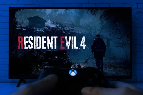 Xbox Denetleyicisiyle Resident Evil Oynayan Adam Mar 2023 Sao Paulo — Stok fotoğraf