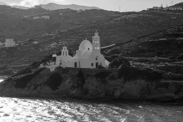 Panoramautsikt Över Kyrkan Agia Irini Ios Grekland Vid Soluppgången Svart — Stockfoto