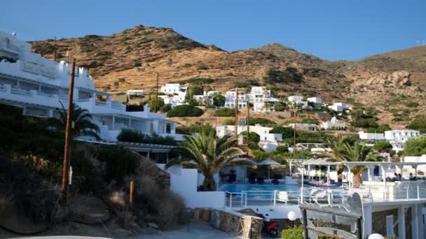 Ios Grécia Setembro 2022 Vista Hotel Caiado Branco Famosa Praia — Vídeo de Stock