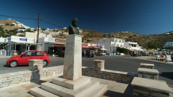 Ίος Ελλάδα Σεπτεμβρίου 2022 Άποψη Κυκλικού Κόμβου Διακοσμημένου Άγαλμα Του — Αρχείο Βίντεο