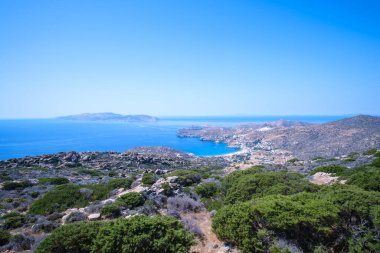 Yunanistan 'ın ünlü Mylopotas plajının nefes kesici panoramik manzarası