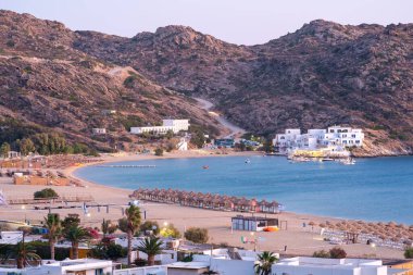 Yunanistan 'ın ünlü Mylopotas plajının nefes kesici panoramik manzarası