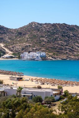 Yunanistan 'ın ünlü Mylopotas plajının nefes kesici panoramik manzarası